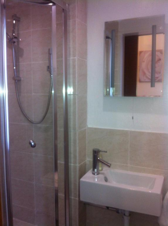 Adelaide House Hotel Лутън Стая снимка